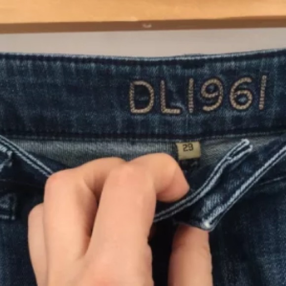 DL1961 Riley Boyfriend Jeans Nassau Wash 29 - Picture 2 of 7